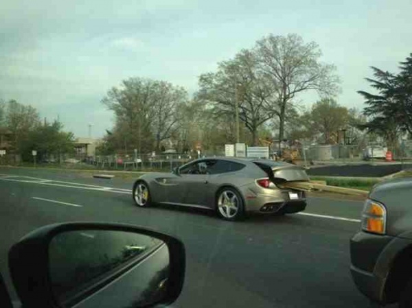 Ferrari FF do&hellip; wożenia drewna