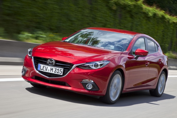 Wyr&oacute;żniona Mazda3