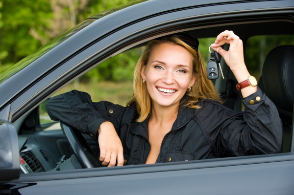 Dzień Kobiet za kierownicą. Czym najczęściej jeżdżą panie?