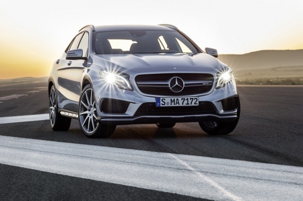 Mercedes GLA 45 AMG - Nowy SUV Mercedesa pręży muskuły