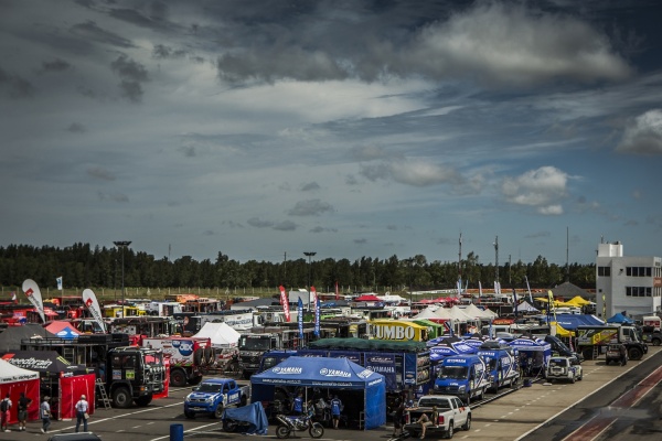 Adam Małysz na starcie Rajdu Dakar