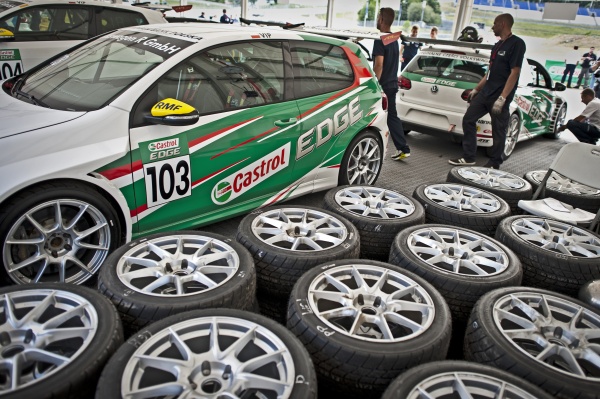 Od 0,166 do 30 000, czyli Volkswagen Castrol Cup 2013