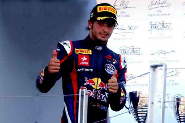 Syn Carlosa Sainza na drodze do F1