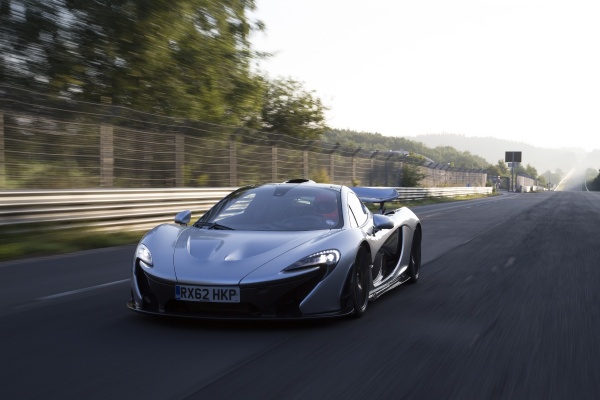 McLaren P1 zamierza pobić rekord Porsche 918 Spyder