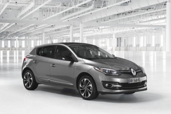 Odnowione Megane w salonach