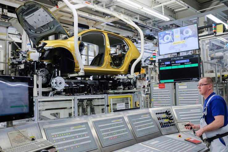 Volkswagen zainwestuje 2,9 mld euro w produkcję nowego Golfa
