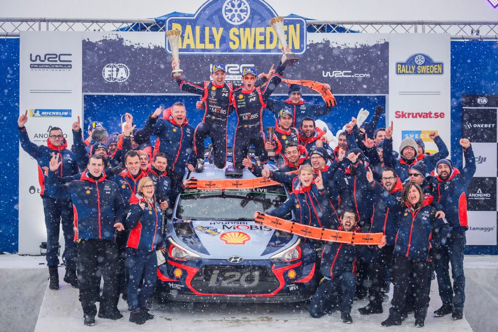 Thierry Neuville triumfuje w Szwecji