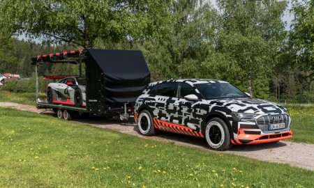 Prototyp Audi e-tron w drodze nad W&ouml;rthersee