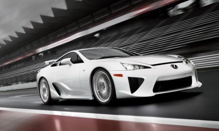 Lexus LFA jak z salonu na aukcji w Sotheby's