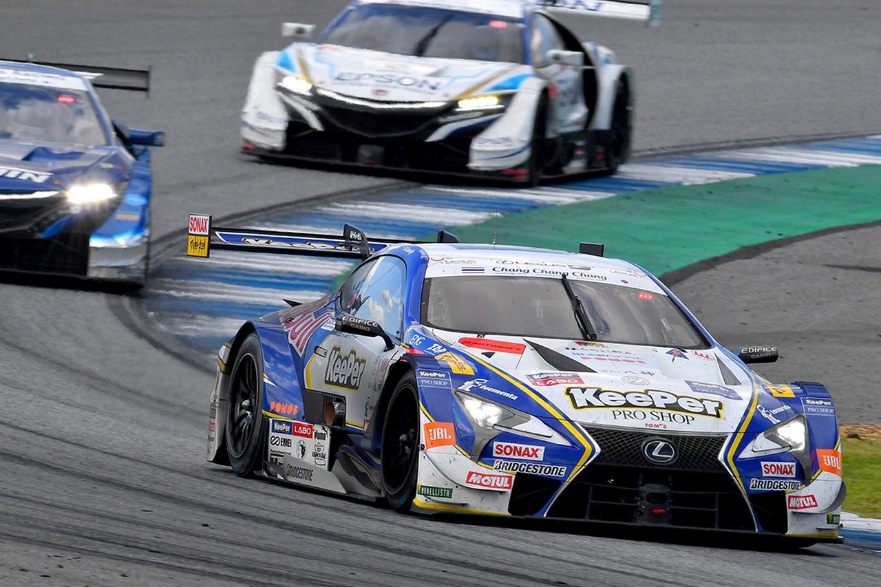Podw&oacute;jne podium dla Lexusa w wyścigach GT500