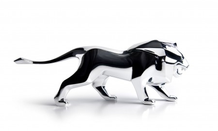 Peugeot prezentuje miniaturową rzeźbę lwa - symbol marki