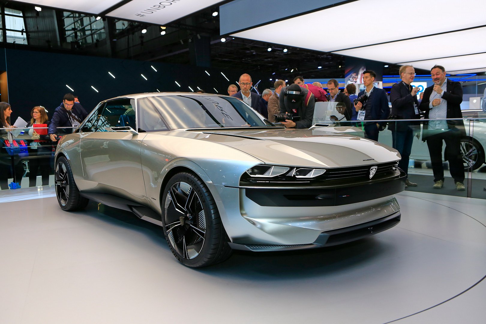 Peugeot e-Legend trafi do produkcji?