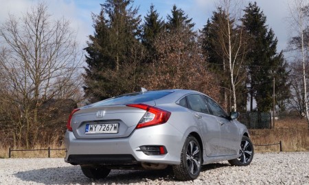 Honda Civic 4d 1,5 VTEC Turbo 180KM &ndash; sedan nieoczywisty