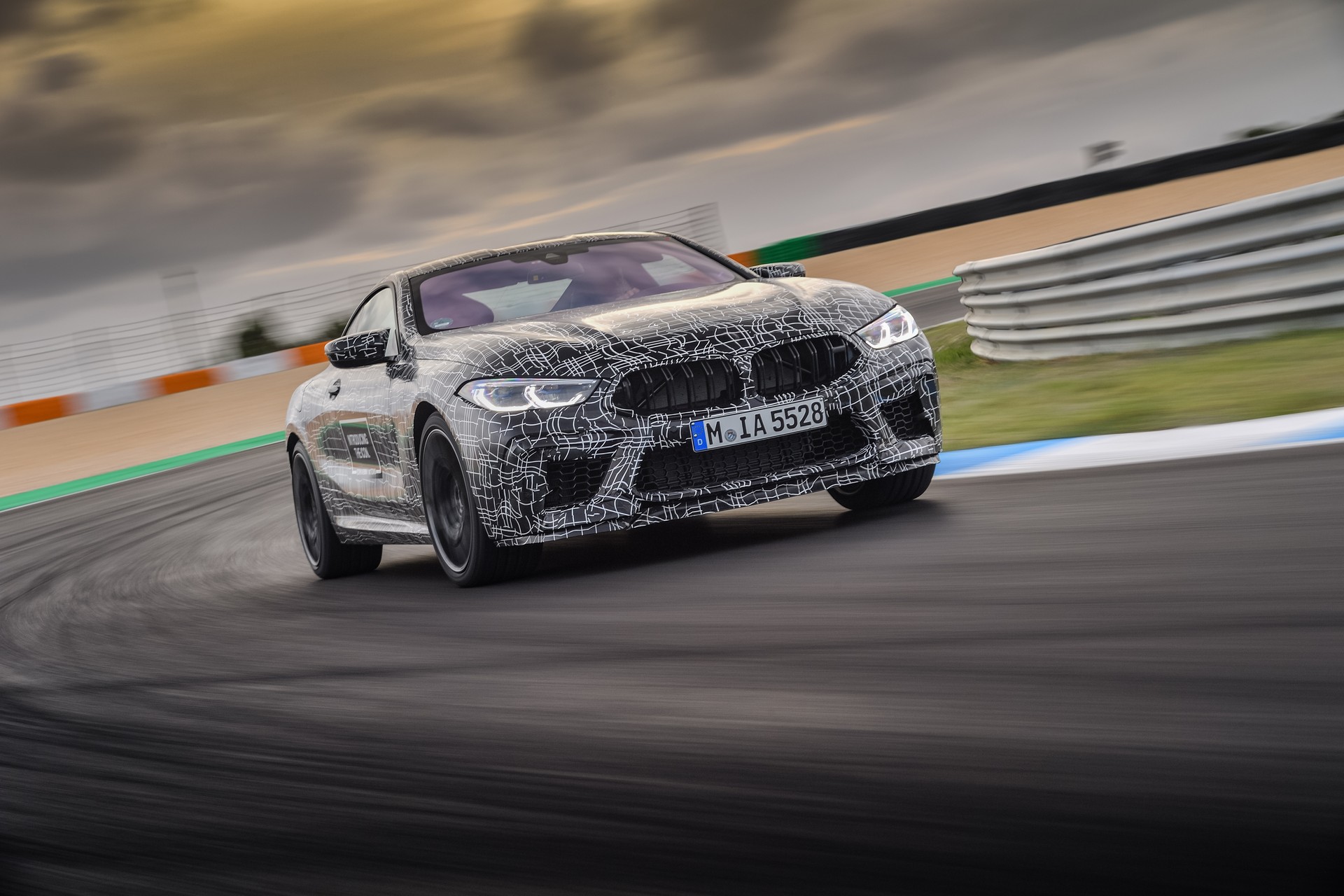 BMW M8 &ndash; Na finiszu