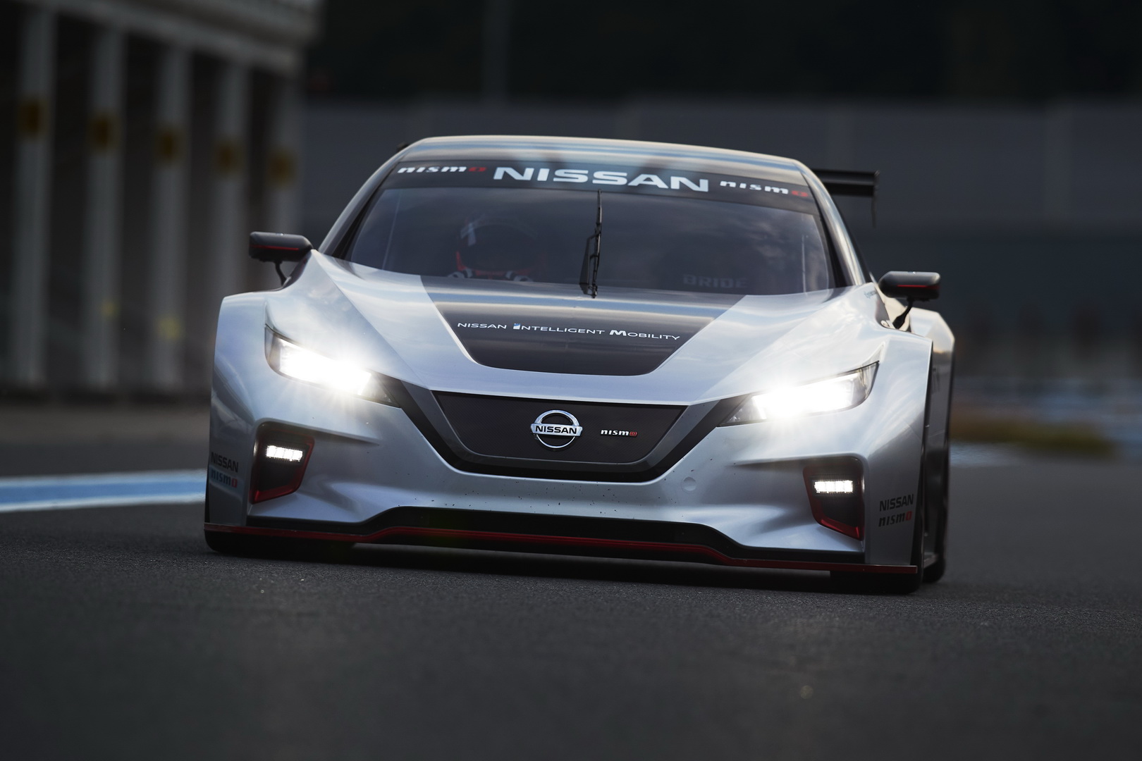 Nissan Leaf Nismo RC &ndash; Z podw&oacute;jną mocą
