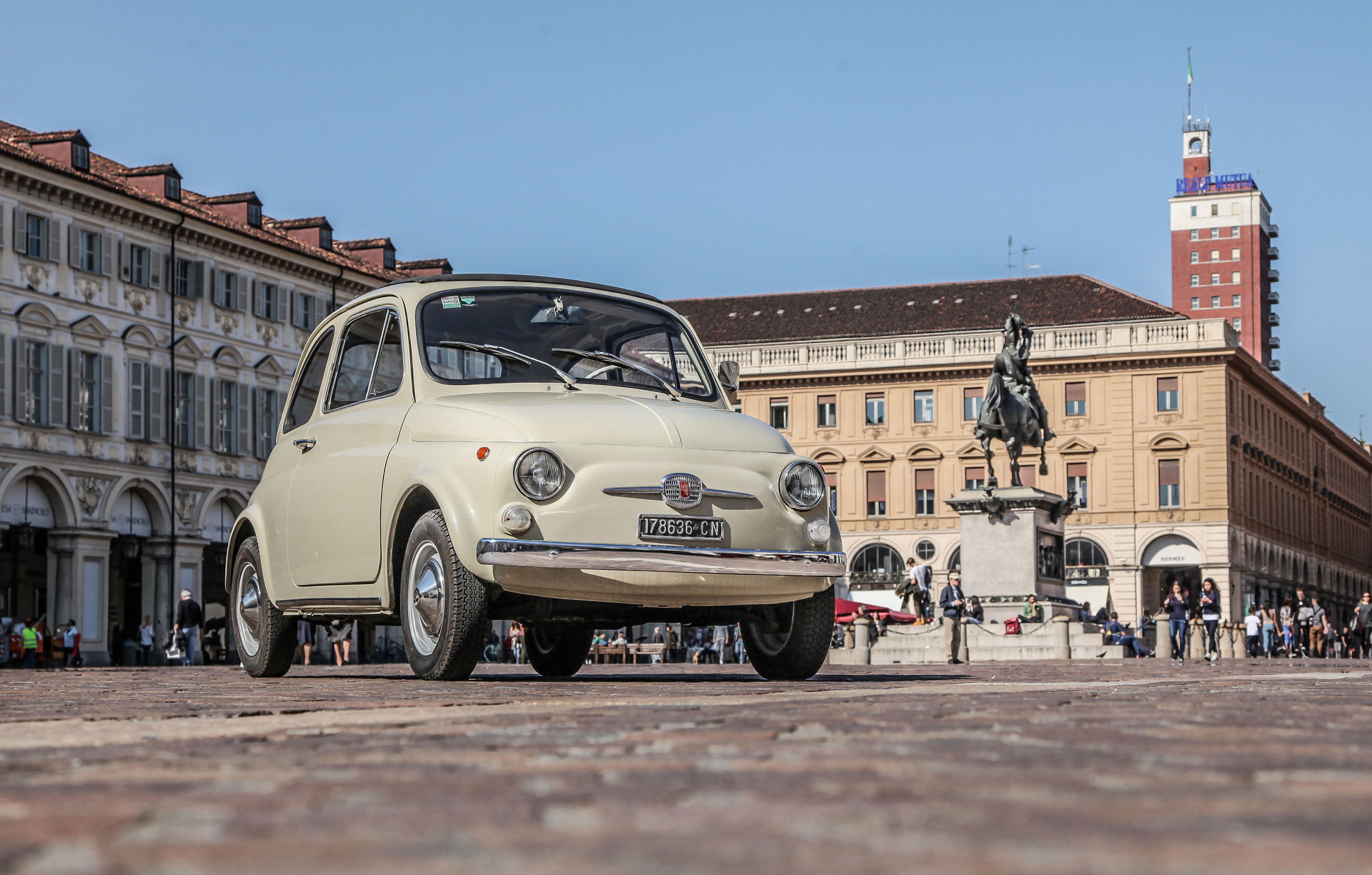 Fiat 500 na wystawie w MoMA