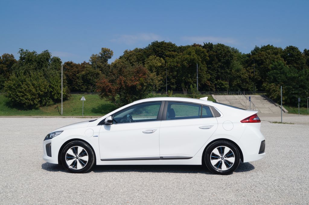Hyundai IONIQ Hybrid Plug-in 1,6 GDI 6DCT &ndash; Hybrydowa przyszłość