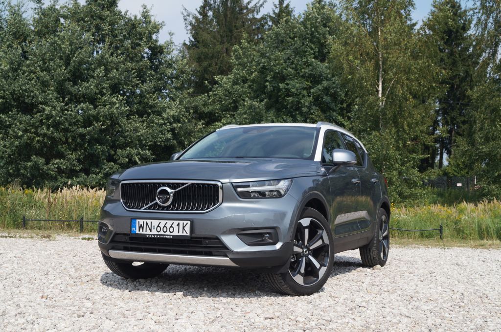 Volvo XC40 Momentum T3 FWD - Szwedzka oryginalność