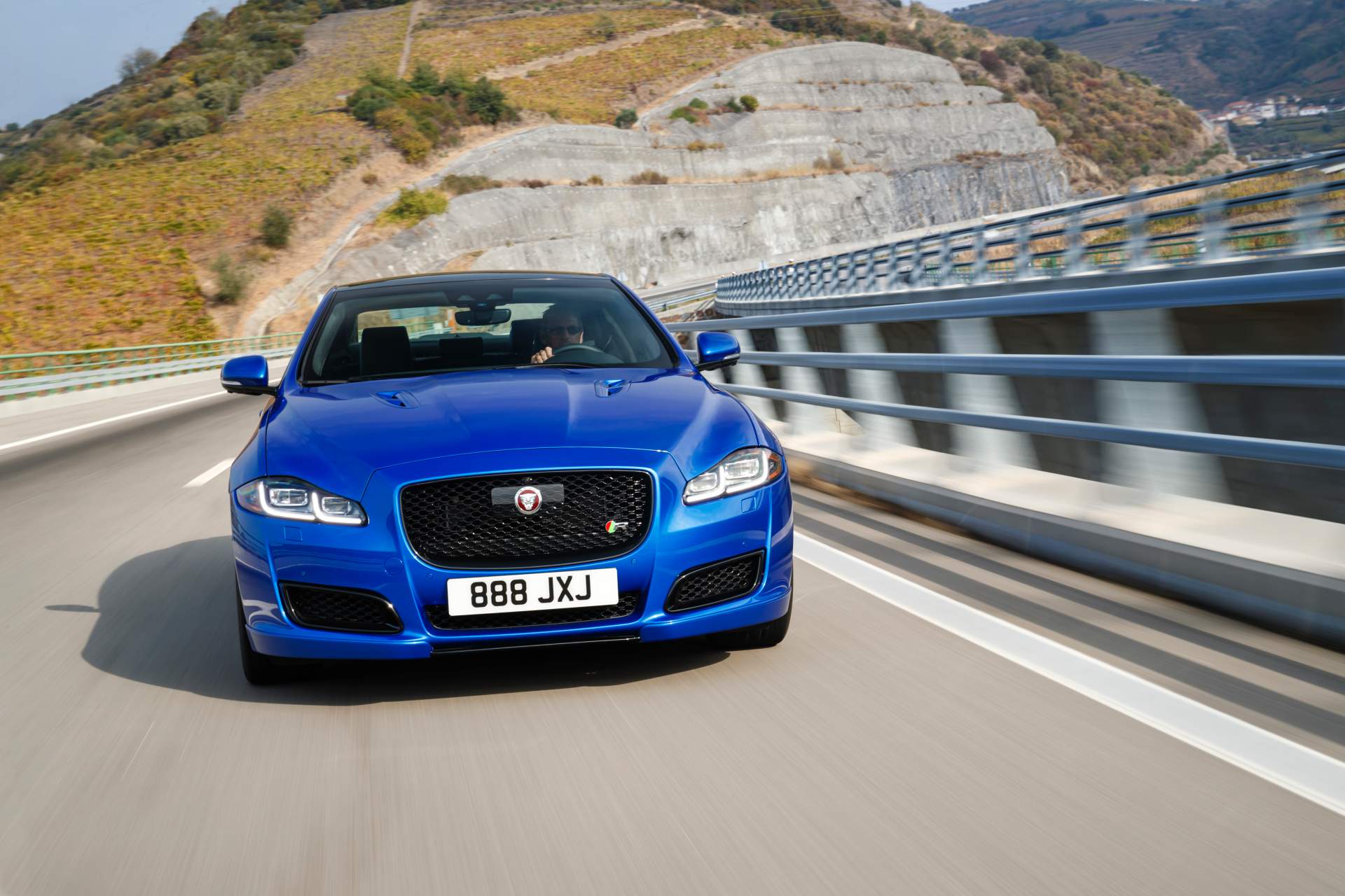  Kolejny Jaguar XJ z napędem elektrycznym?