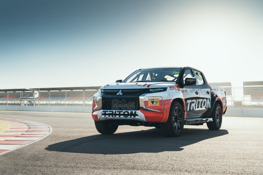Wyścigowa wersja Mitsubishi L200 w australijskiej serii SuperUte