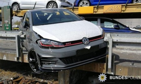 Pr&oacute;bowali ukraść nowego Golfa GTI ale trochę nie wyszło