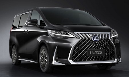 Pierwszy minivan Lexusa