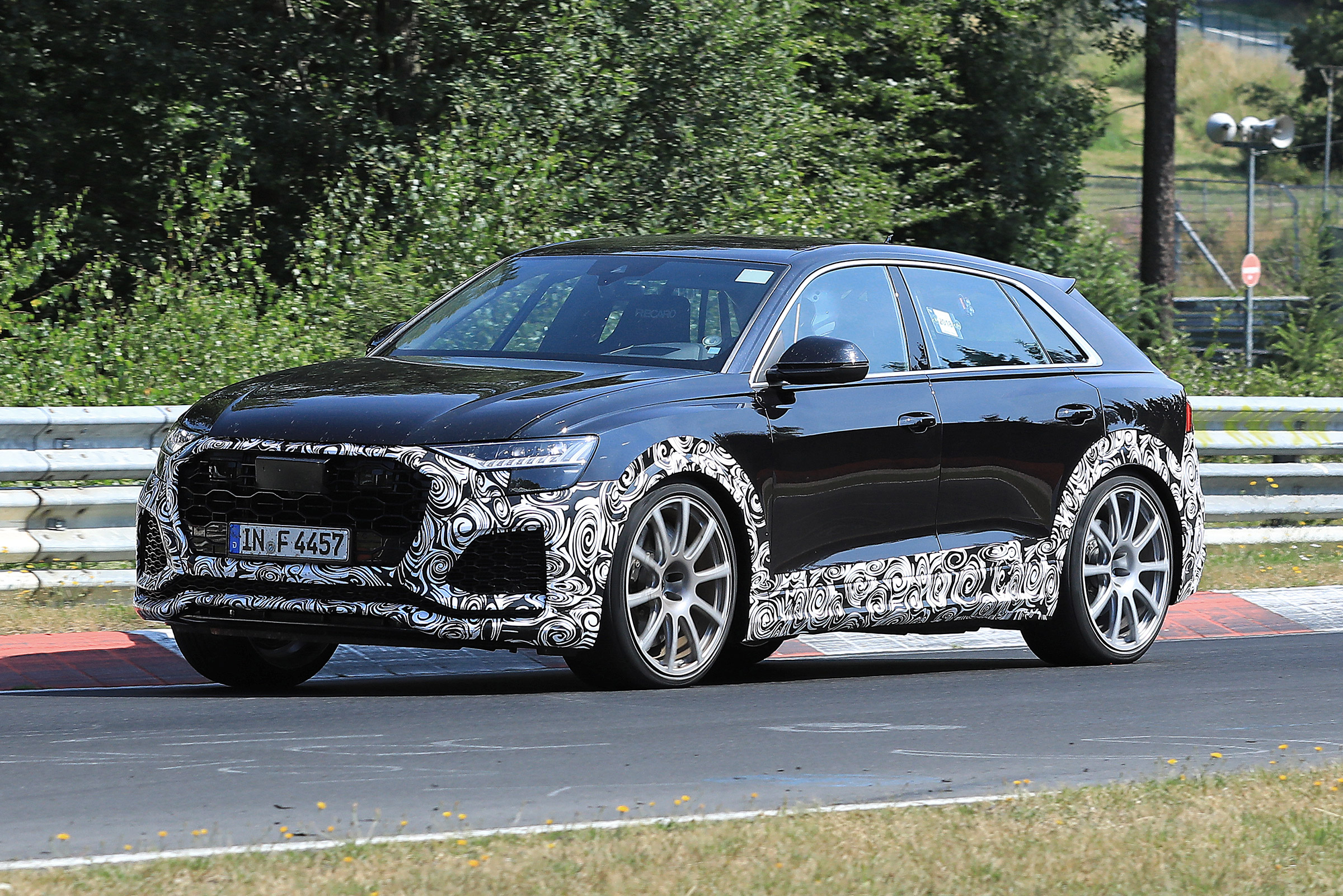 Audi Q8 RS z silnikiem Twin-Turbo V8