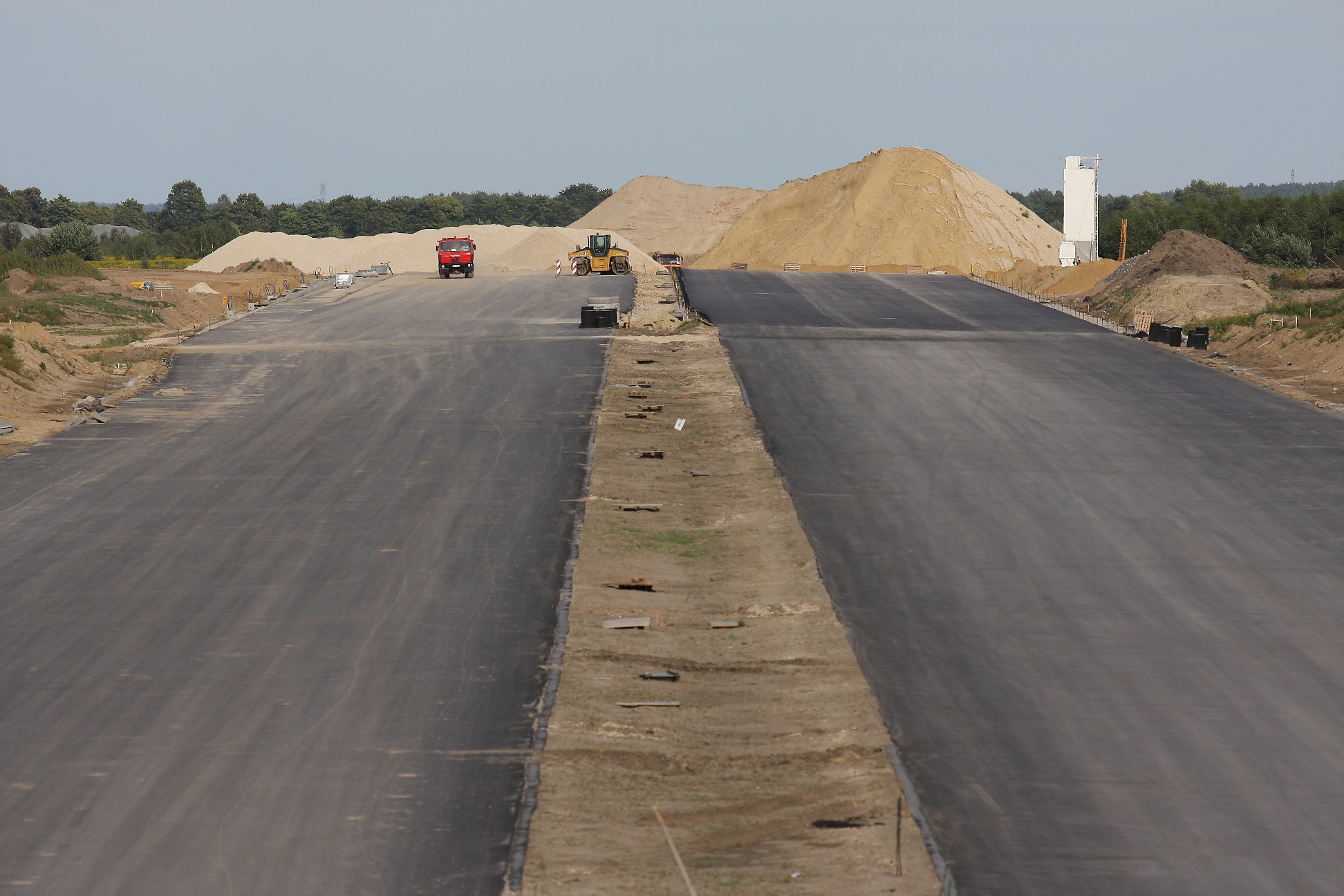 Przybywa dróg betonowych