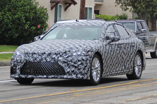Wodorowy Lexus w testach