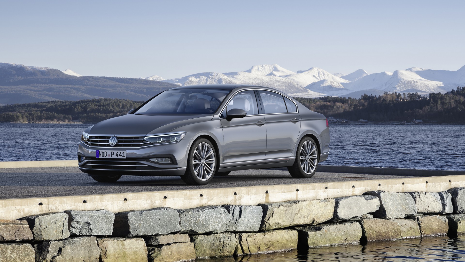 VW Passat &ndash; debiut wersji bazowej