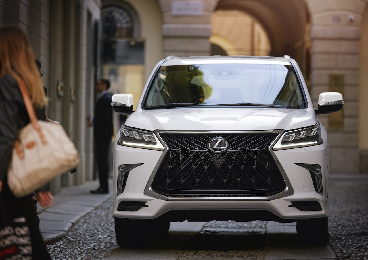  Lexus rezerwuje oznaczenie LX 600