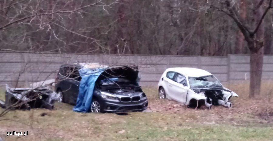  Samochodowa dziupla, a w niej między innymi dwa kradzione BMW