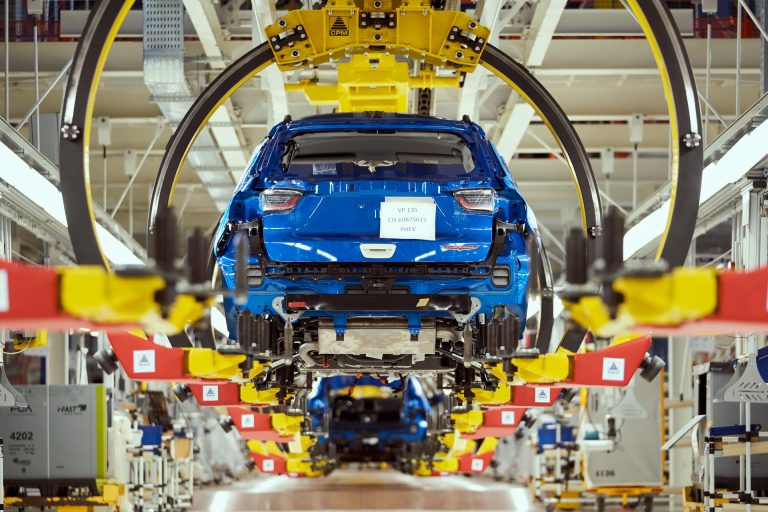 Koncerny motoryzacyjne wstrzymują produkcję