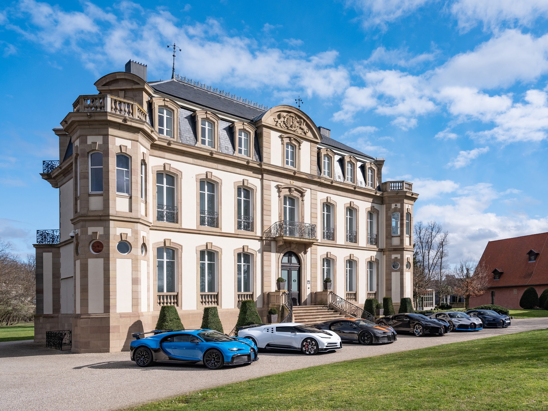 Bugatti - Sześć samochod&oacute;w za 35 mln dolar&oacute;w
