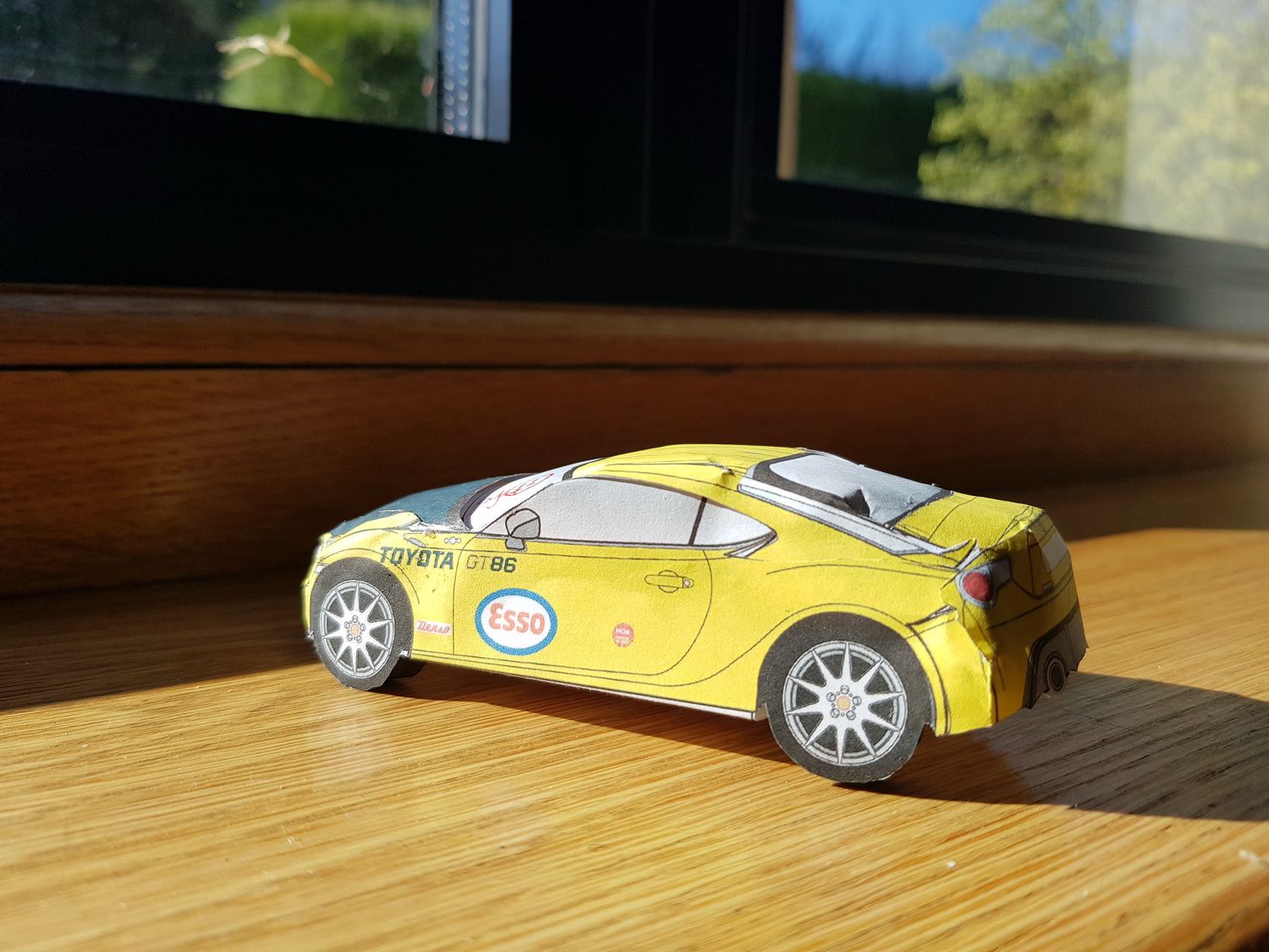 Zbuduj własną Toyotę GT86 z papieru
