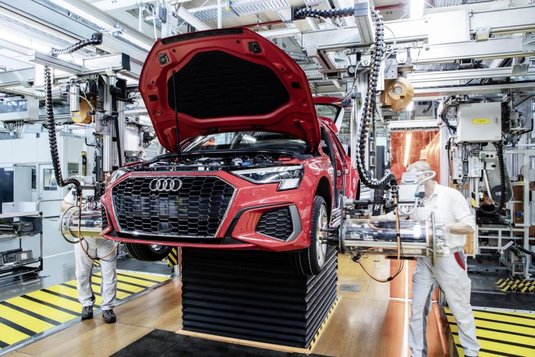 Audi, Renault, Hyundai &ndash; wznawiają produkcję