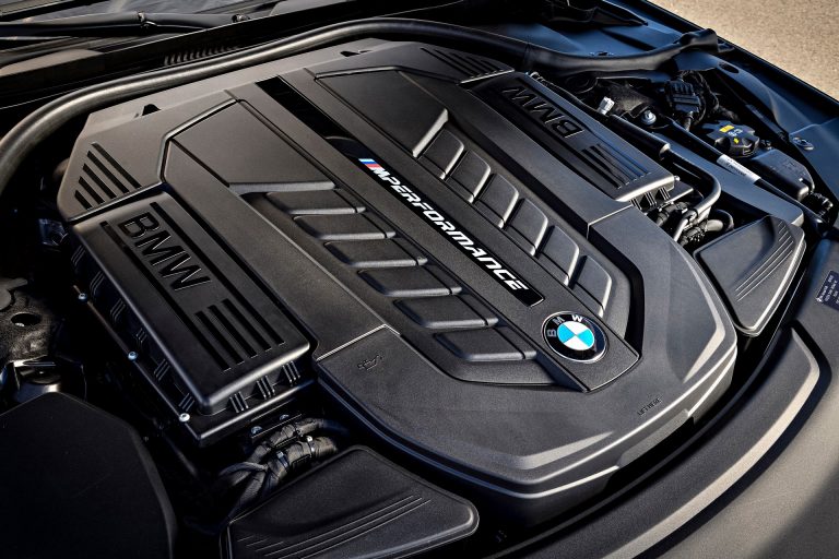 BMW M760Li wycofane z oferty jeszcze tej jesieni?