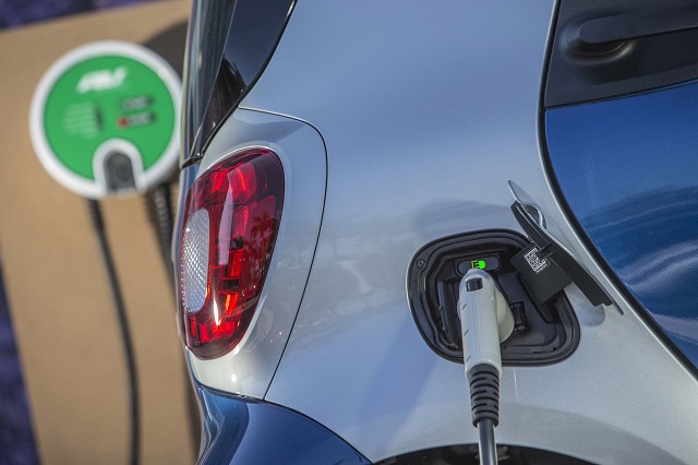Kiedy samochody elektryczne zdominują polskie drogi?