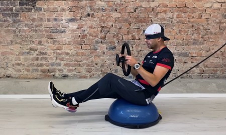 Nie tylko za k&oacute;łkiem &ndash; trening kierowcy rajdowego