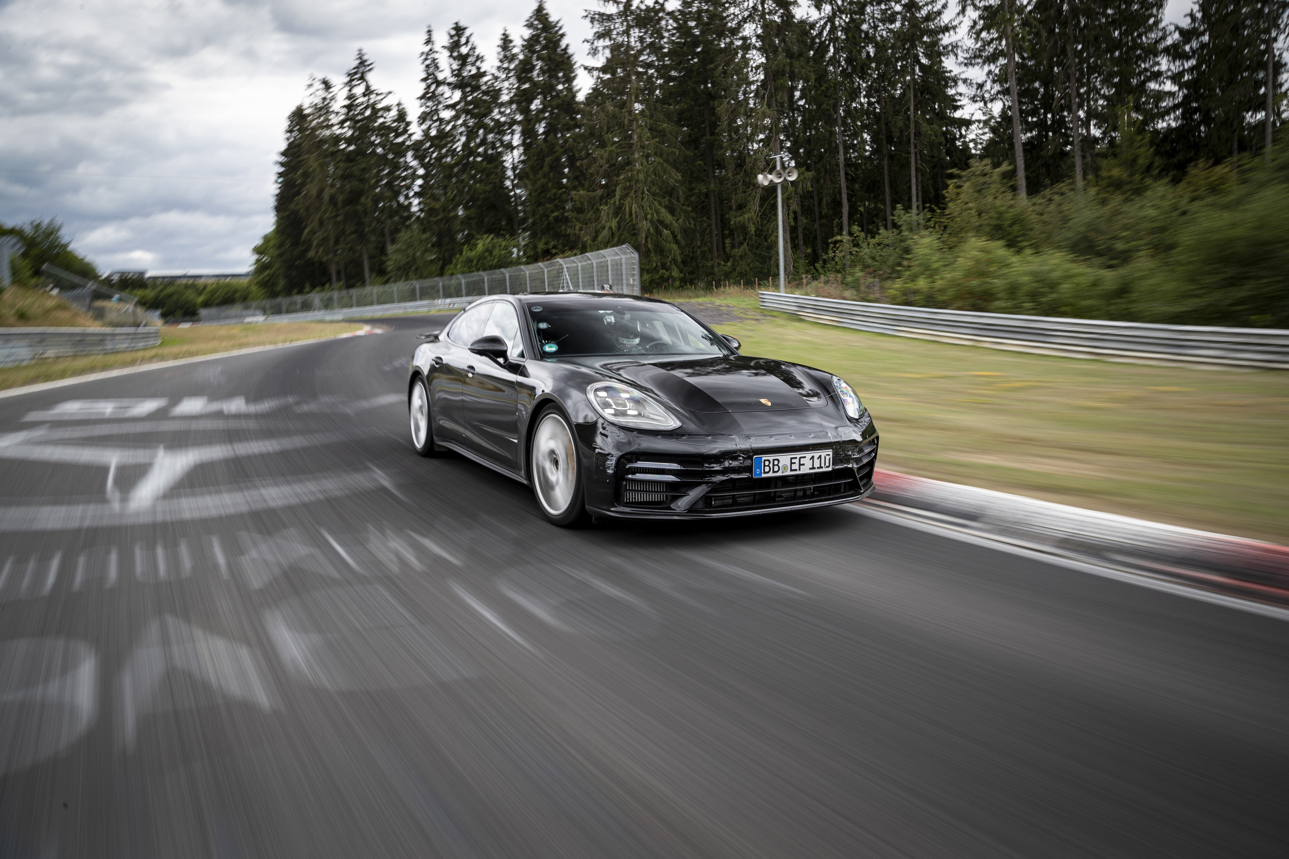  Porsche Panamera z rekordem na p&oacute;łnocnej pętli toru N&uuml;rburgring