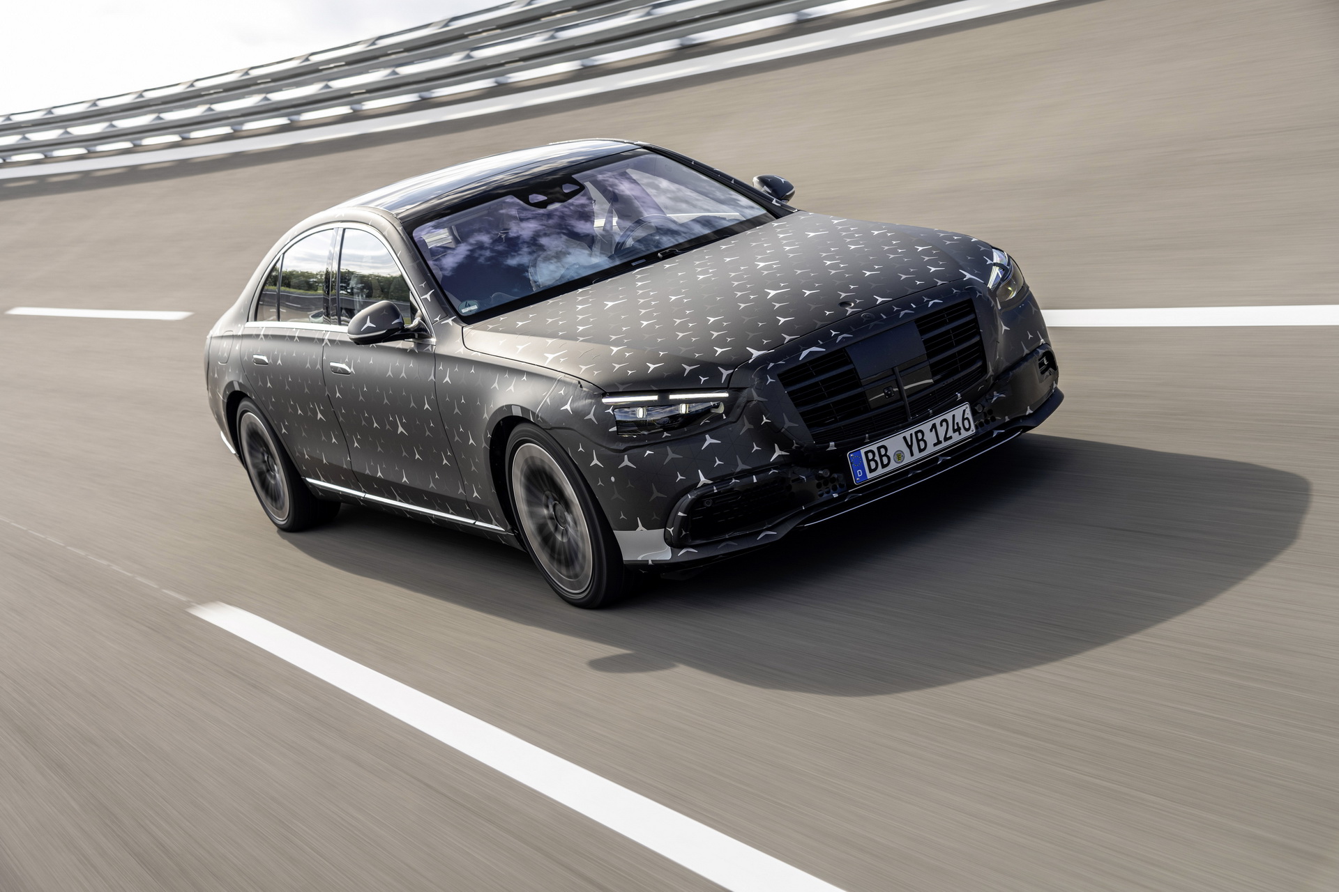  Mercedes Klasa S &ndash; Luksus i bezpieczeństwo