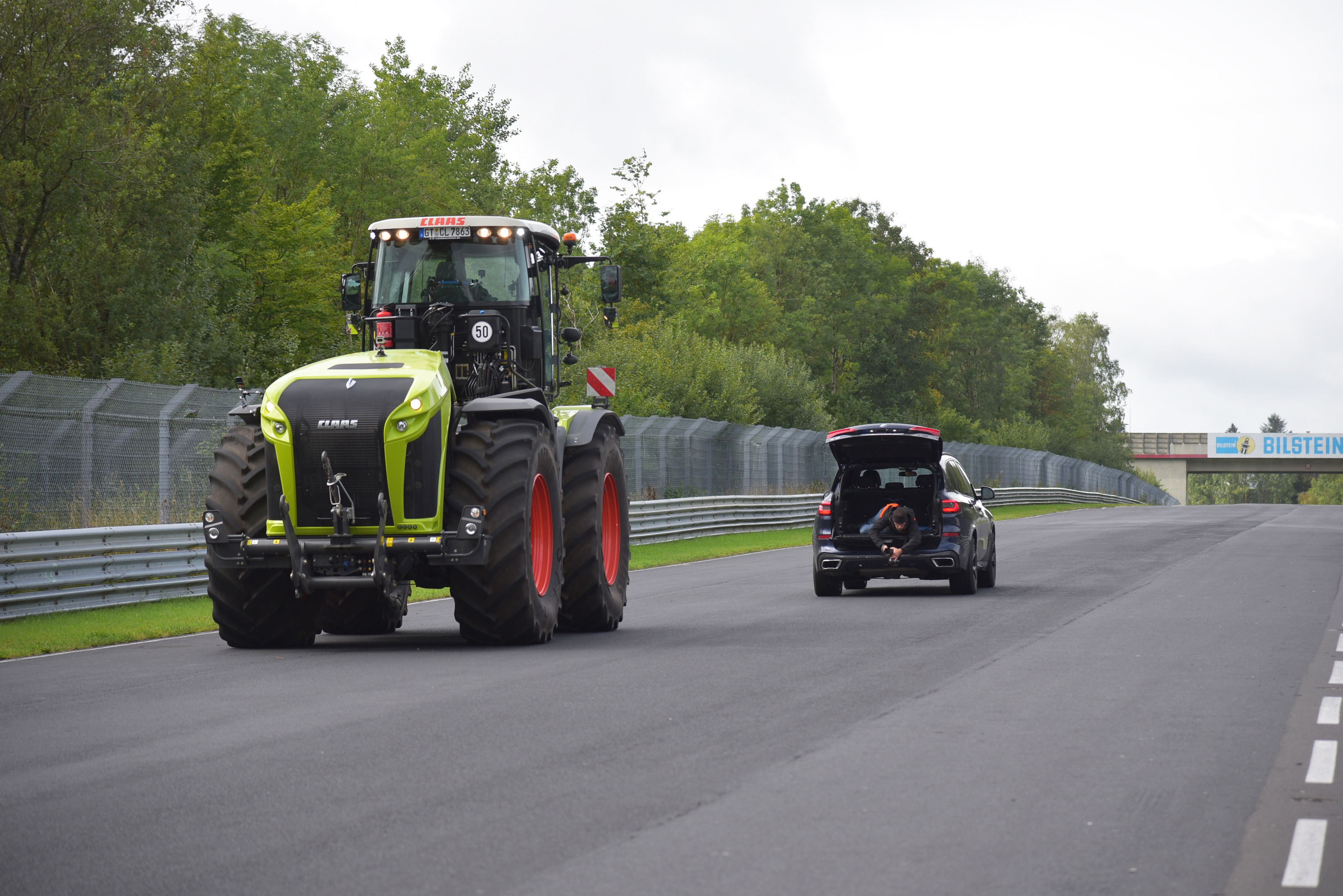 Class Xerion  - ciągnik na torze N&uuml;rburgring