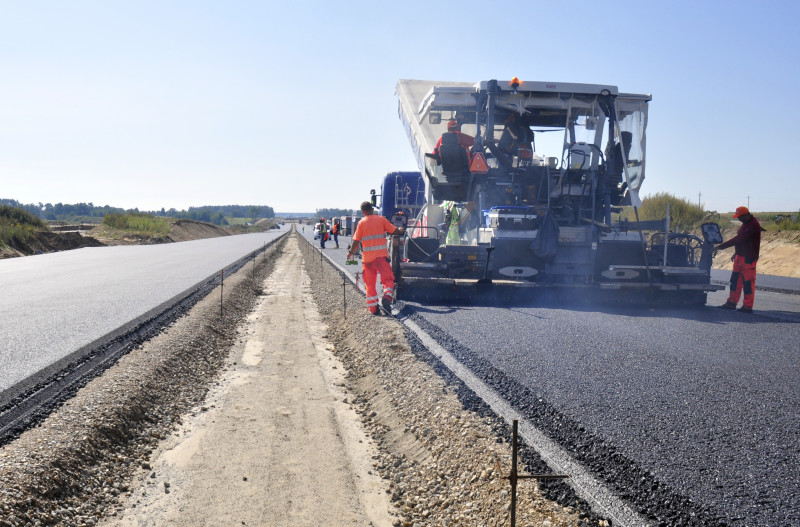  Kolejne przetargi na budowę dr&oacute;g