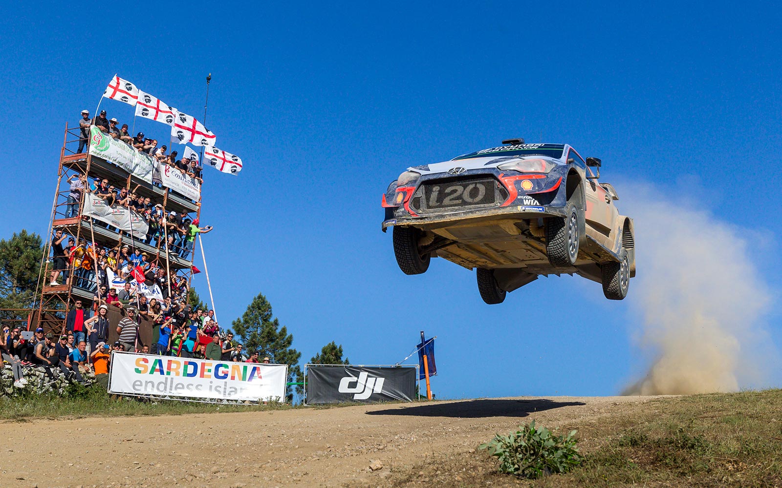 Toyota broni na Sardynii pozycji lidera w WRC