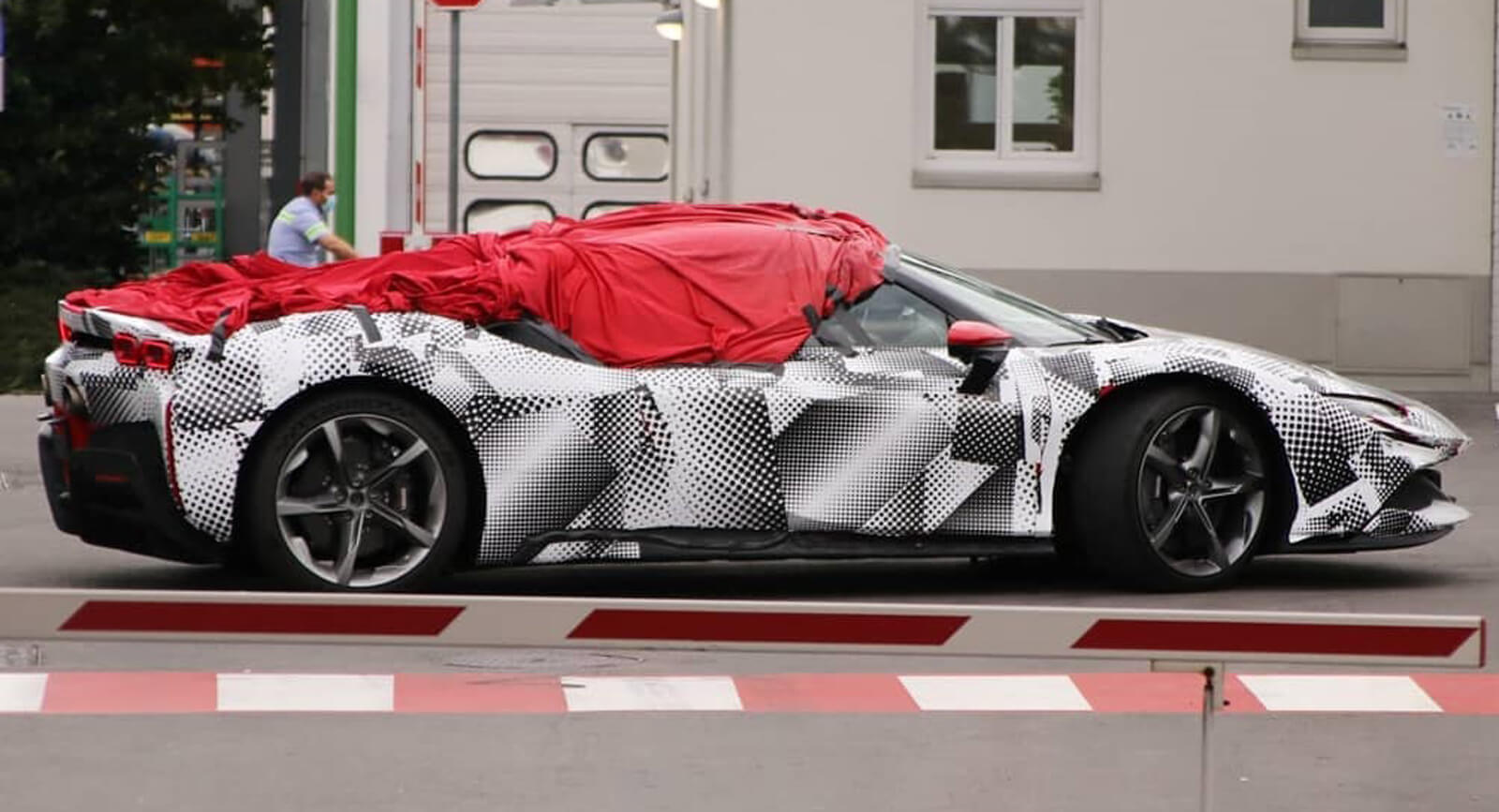 Ferrari SF90 Spider gotowe na lato