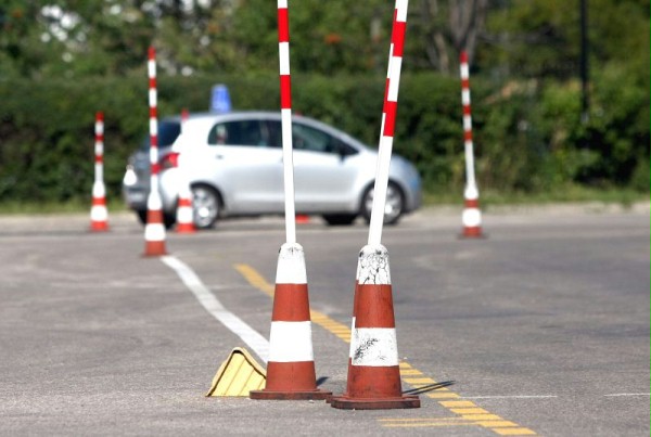 Za łap&oacute;wki obiecywali prawo jazdy bez egzaminu