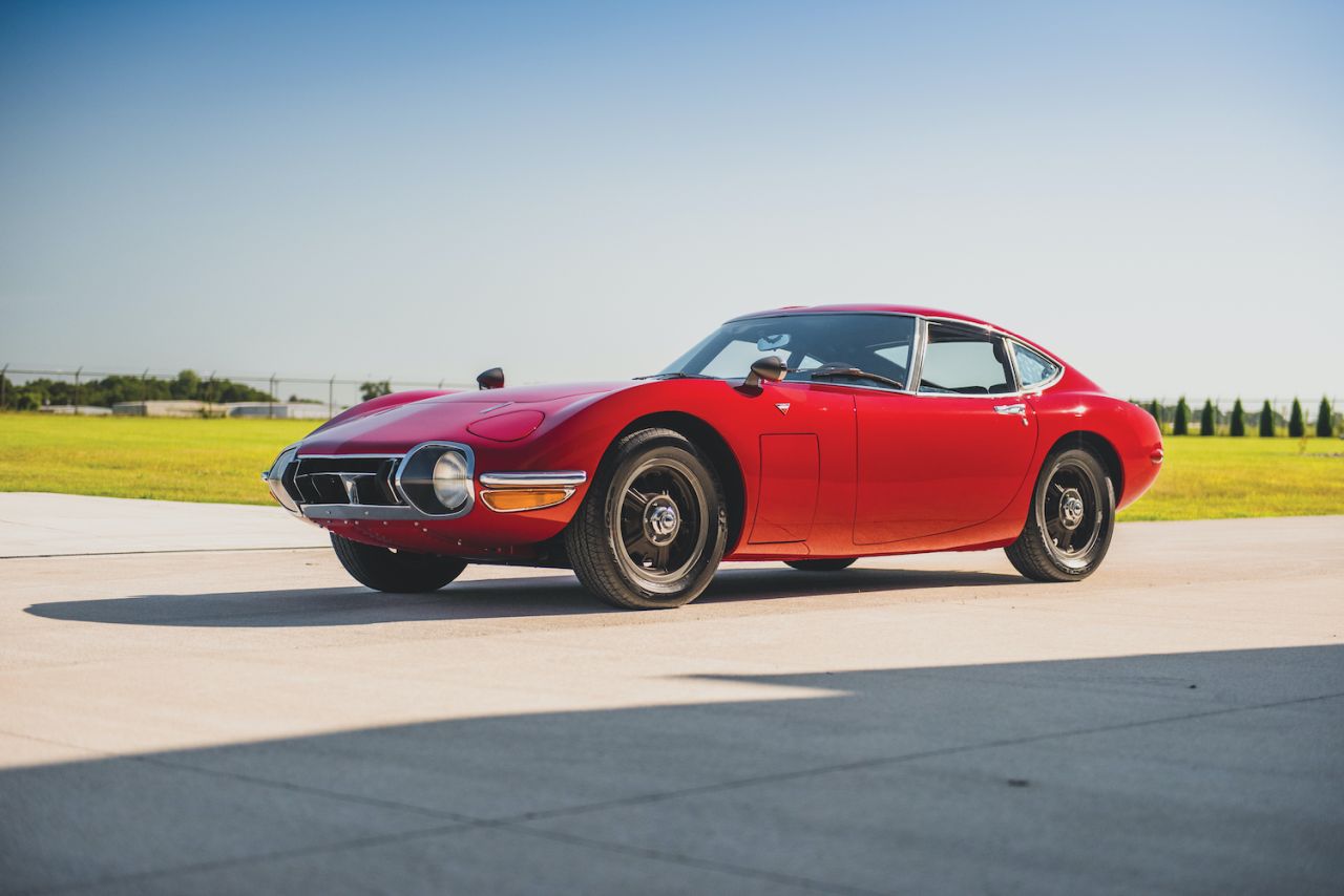 Toyota 2000GT sprzedana za ponad 900 000 dolar&oacute;w