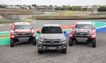 Zespół Toyoty z czterema Hiluxami na Rajdzie Dakar 2021