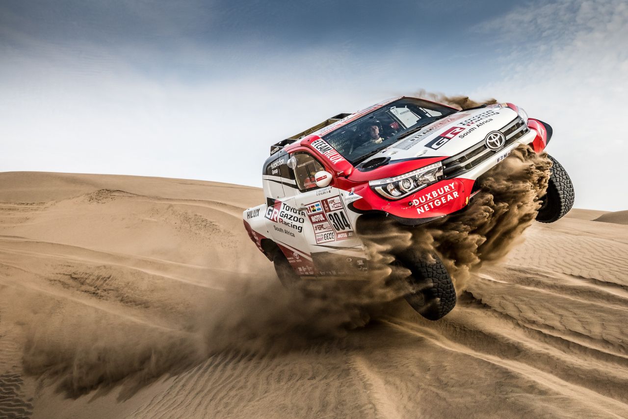 Dakarowa Toyota Hilux na sprzedaż