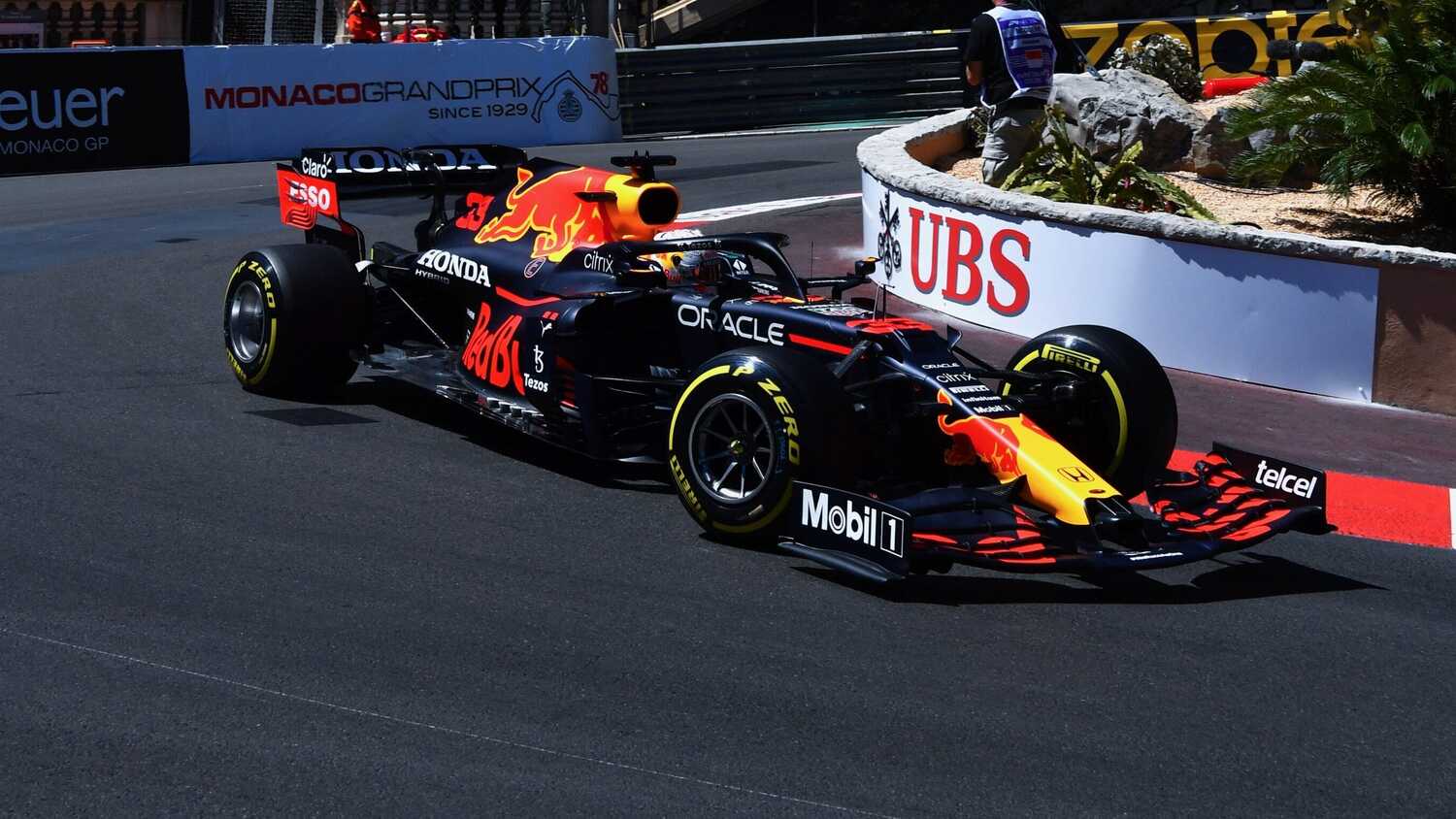 Max Verstappen na czele stawki F1
